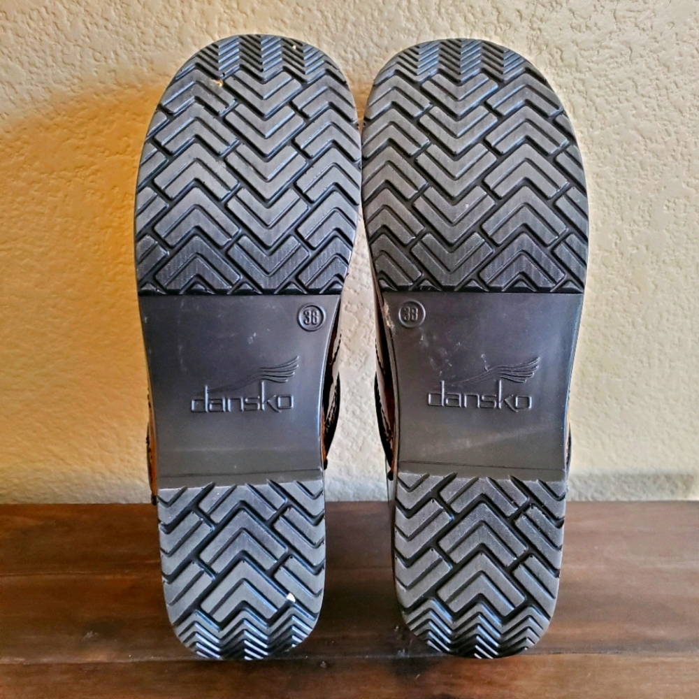EUC Dansko Clogs - Picture 5 of 8